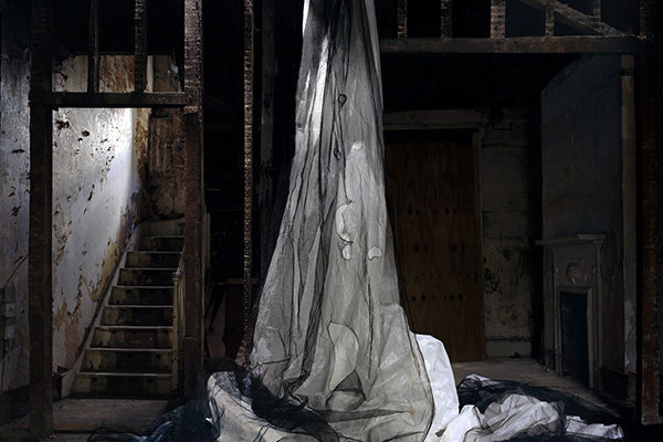 Noemie-Goudal,-Coulée,-2010,-111x140cm