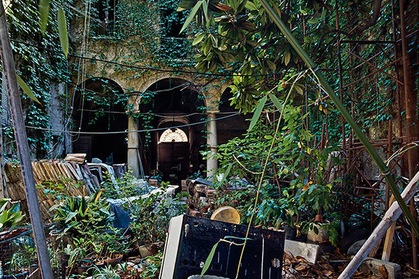 12.Courtyard-onset-of-erosion-and-rot