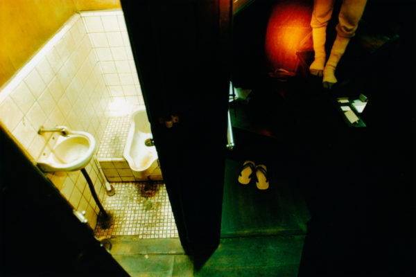 05_Eriko Koga_Asakusa Zenzai_Toilet_2004_24×36mm