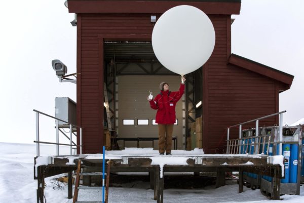 RESEARCH AT THE END OF THE WORLD

Station Leader of the AWIPEV Base: French-German Arctic Research station with a weather balloon for collecting climate data

Credit: © Anna Filipova