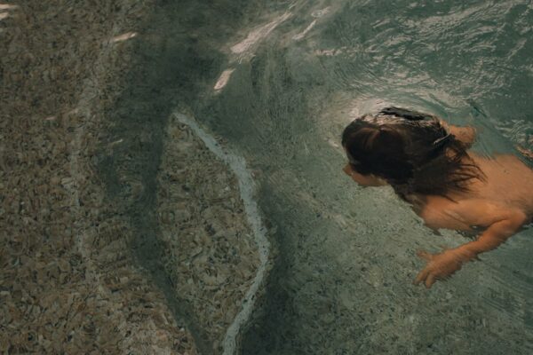 03_Sorgini_Lisa_Swimming not drowning
